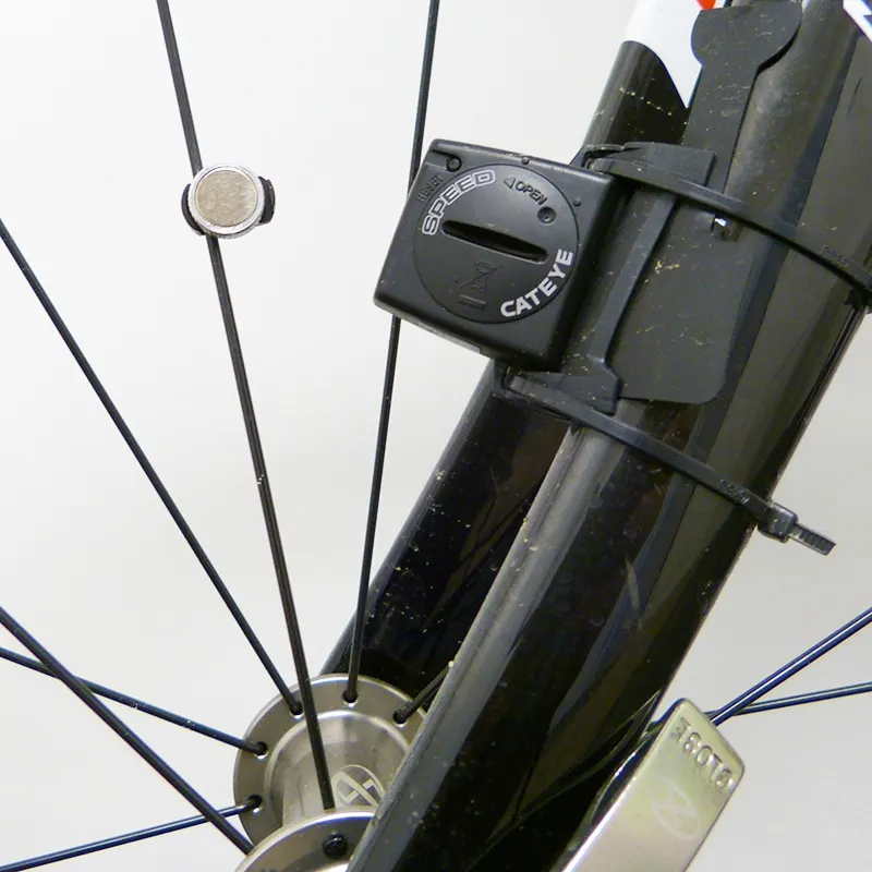 Bike computer sensor on wheel